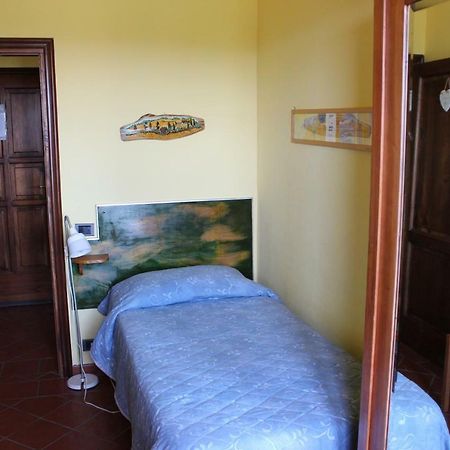 Bio Agriturismo Podere Pretoia サン・ジミニャーノ エクステリア 写真